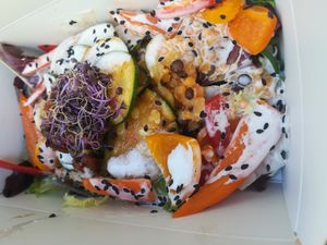 Vegan daily Lunch salad at VEGA - Luna in Madrid