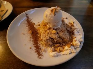 Dessert / Applecrumble at VEGA - Luna in Madrid