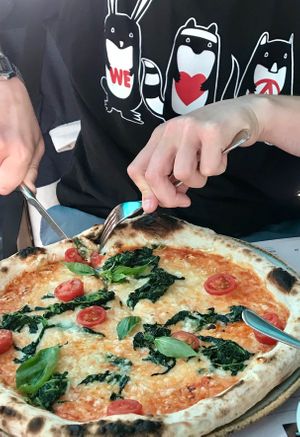 Vegan Cheese Pizza  at Francesca & Fratelli - Linden in Hannover