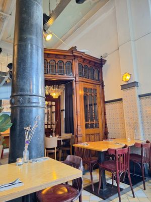  at Hagedis in The Hague