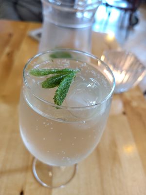 Elderflower mocktail (more like a lemonade) at Hagedis in The Hague