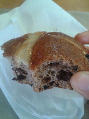 vegan hot cross bun at Tart Bakery - Grey Lynn in Auckland