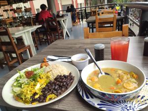 Menú del día muy económico at Govinda's - Parque Berrio in Medellin