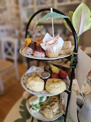 Muir's Holoholo Tiki Tea Service at Muir's Tea Room in Sebastopol