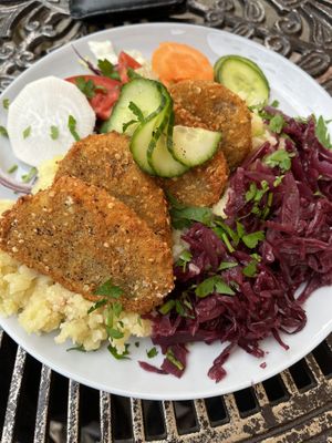 Lunch   at Edeni Vegan in Budapest