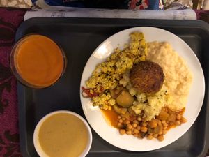 Mixed platter, chickpea soup and juice at Edeni Vegan in Budapest