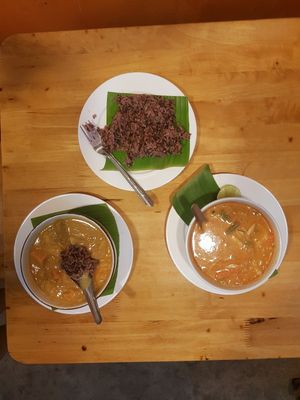 Massaman Curry and Tom Yam with ricr at Soul Organics in Koh Phangan