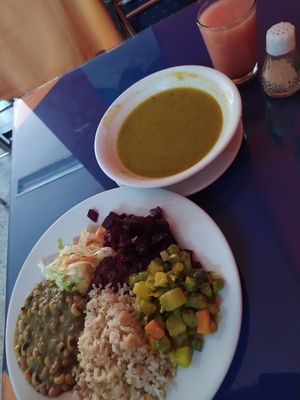 Delicia. Crema de verduras, frijoles,zuquini, ensalada, hamburguesa veg. at Jengibre in Bogota