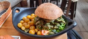 Hamburguesa Kingston at Nativa in Bogota