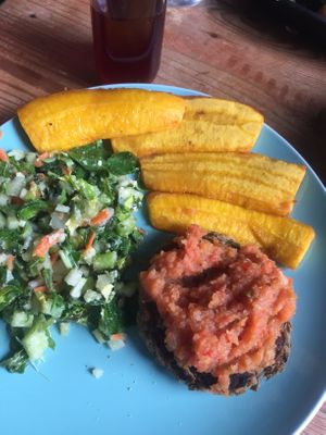 Almuerzo del día. Viene acompañado de bebida y sopa.  at Nativa in Bogota