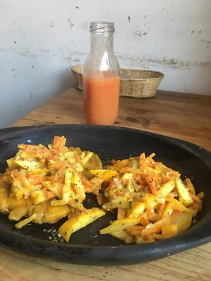 Patacones with mixed vegetables & a smoothie at Nativa in Bogota