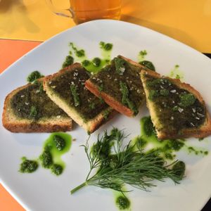 yummy organic vegan garlic bread at Astrid in Malaga