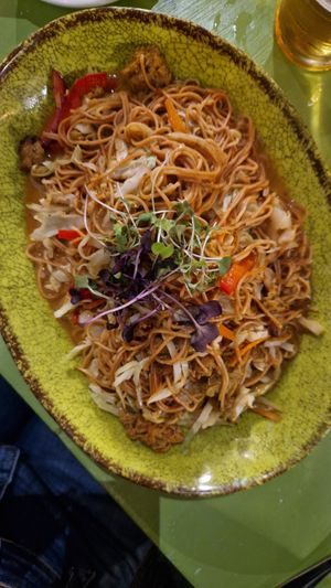 Noodles with seitan and vegetabls at Astrid in Malaga