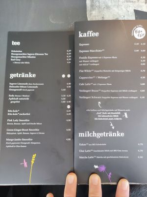 Hot and cold drinks at Blueorange Coffee and Bagel - Alserbachstrasse in Vienna