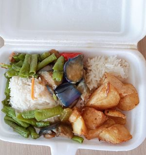 青菜的选择有点少👍 at Ci Wen Vegetarian 慈雲素食 in Northeast Singapore