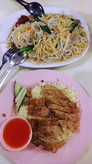 Delicious Hokkien Mee and Chicken Rice! at Ci Wen Vegetarian 慈雲素食 in Northeast Singapore