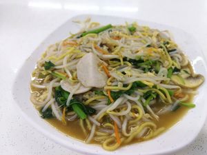Hokkien mee at Ci Wen Vegetarian 慈雲素食 in Northeast Singapore