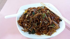 Char Kuay Teow at Ci Wen Vegetarian 慈雲素食 in Northeast Singapore