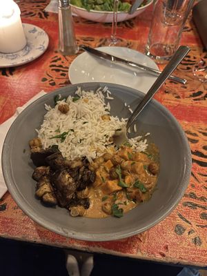 Massaman curry   at Visto Lounge in Torquay