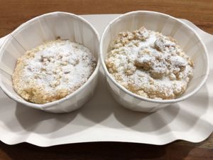 Take away brunch: Little cakes  at Super Jami Kitchen in Stuttgart