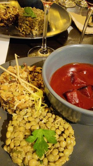 Veggies & Wine at Super Jami Kitchen in Stuttgart