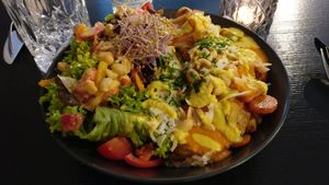 Bowl cacahouète at Super Jami Kitchen in Stuttgart