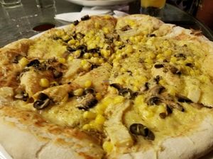 vegan pizza at Oliva Pizzeria in Santiago