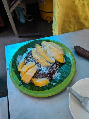 Mango sticky rice at Green Garden & May Kaidee Cooking School in Bangkok