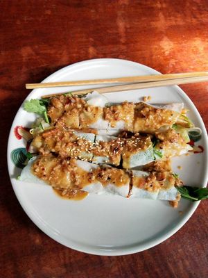 Raw spring rolls at Green Garden & May Kaidee Cooking School in Bangkok