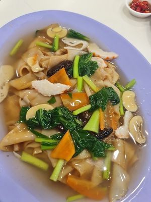 Hor Fun  ~ Salty and starchy ~ 29/12/21 at Hwa Jin Vegetarian 華津素食 in West Singapore