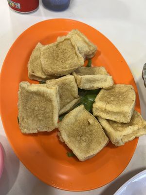   at Hwa Jin Vegetarian 華津素食 in West Singapore