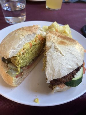 Hamburguesa vegana  at El Boca a Boca in Oviedo