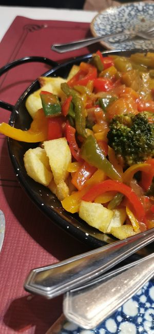 Cazuela de patatas y verdura (muy recomendable) at El Boca a Boca in Oviedo