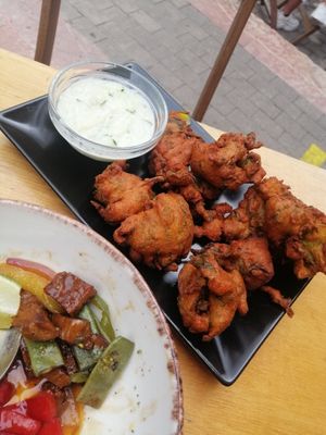 Pakoras veganas at El Boca a Boca in Oviedo
