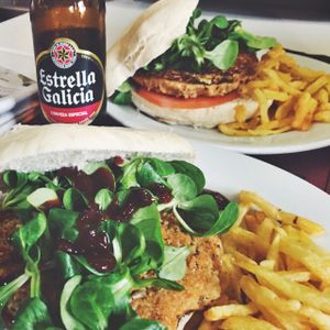 Hamburguesa vegana at El Boca a Boca in Oviedo