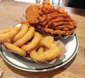 Onions rings and sweets potato chips at Swing Kitchen - Schottenfeldgasse in Vienna