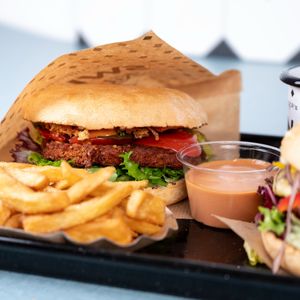 Swing Burger, Fries, BBQ Dip at Swing Kitchen - Schottenfeldgasse in Vienna