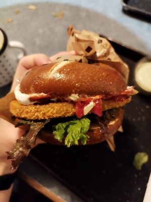 Look at this Bavarian 🍔 at Swing Kitchen - Schottenfeldgasse in Vienna