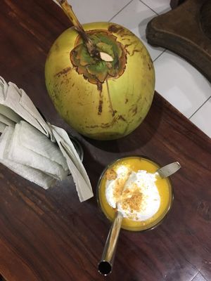 Coco mango ice cream float at Tukies Coconut Shop  in Ubud