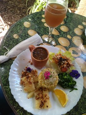 Feijoada, limonada com açúcar mascavo at Harmonia de Terra in Camboriu