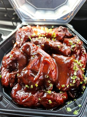 Bbq vegan wings. The sauce is crazy but I'm a sauce gal. Ask for less sauce if you aren't at Vannucchi Brothers in Hollywood