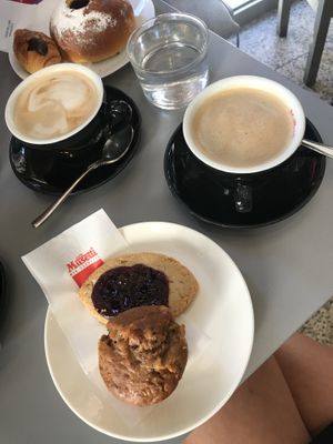 Vegan muffin and raspberry cookie at Bar Pasticceria Rovida in Milan