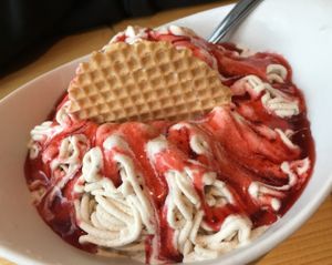 spaghetti ice 'cream' at Kaiserhuettn in Bonn