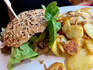 burger & roast potatoes at Kaiserhuettn in Bonn