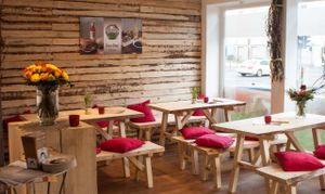 Typical German 'Gemuetlichkeit' at Kaiserhuettn in Bonn