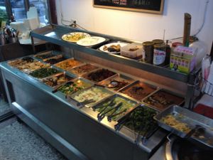 Buffet style  at Rén Hé SùShí 人和素食 in Hengchun