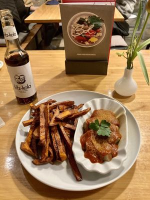 Fantastische Currywurst 😋  at Sol in Konstanz