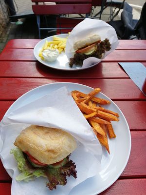 Seitan Burger und Soja Burgee at Sol in Konstanz