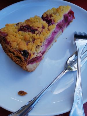 Zwetschgen Streusel Kuchen at Sol in Konstanz
