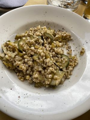 Hirse mit Lauch und Zucchini  at Sali and Pistacchi in Domodossola